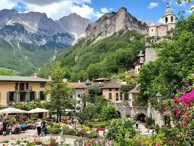 Couples enjoying the scenic beauty of Escaldes-Engordany.